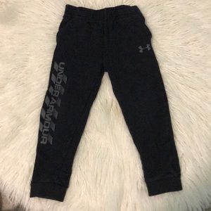 Boy’s Under Armour black pants. Size 4T